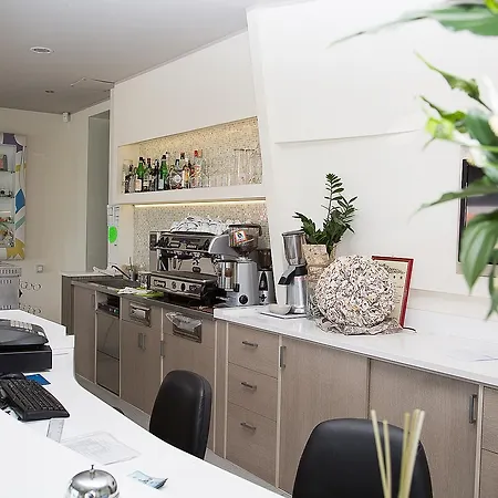 Umberto Отель 3*